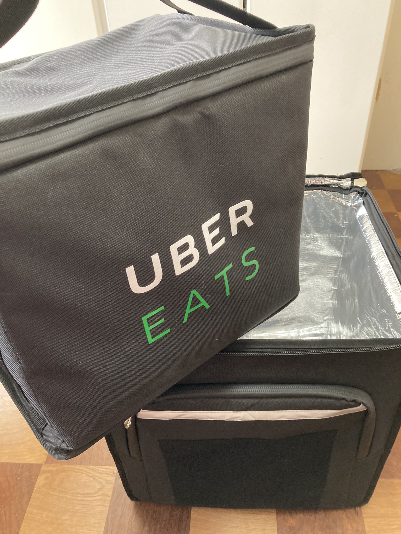 menuデリバリーバッグ ドラスマ キャンプやBBQに最適。UberEats 強う